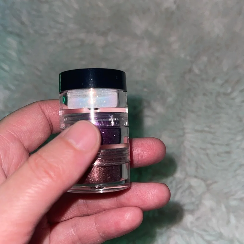 NYX Purple and White Eyeshadow Duo